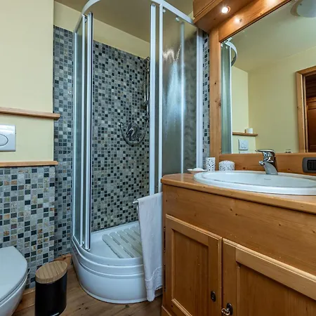 Cervinia Mountain Bliss - Front Of Lift 布勒伊-切尔维尼亚